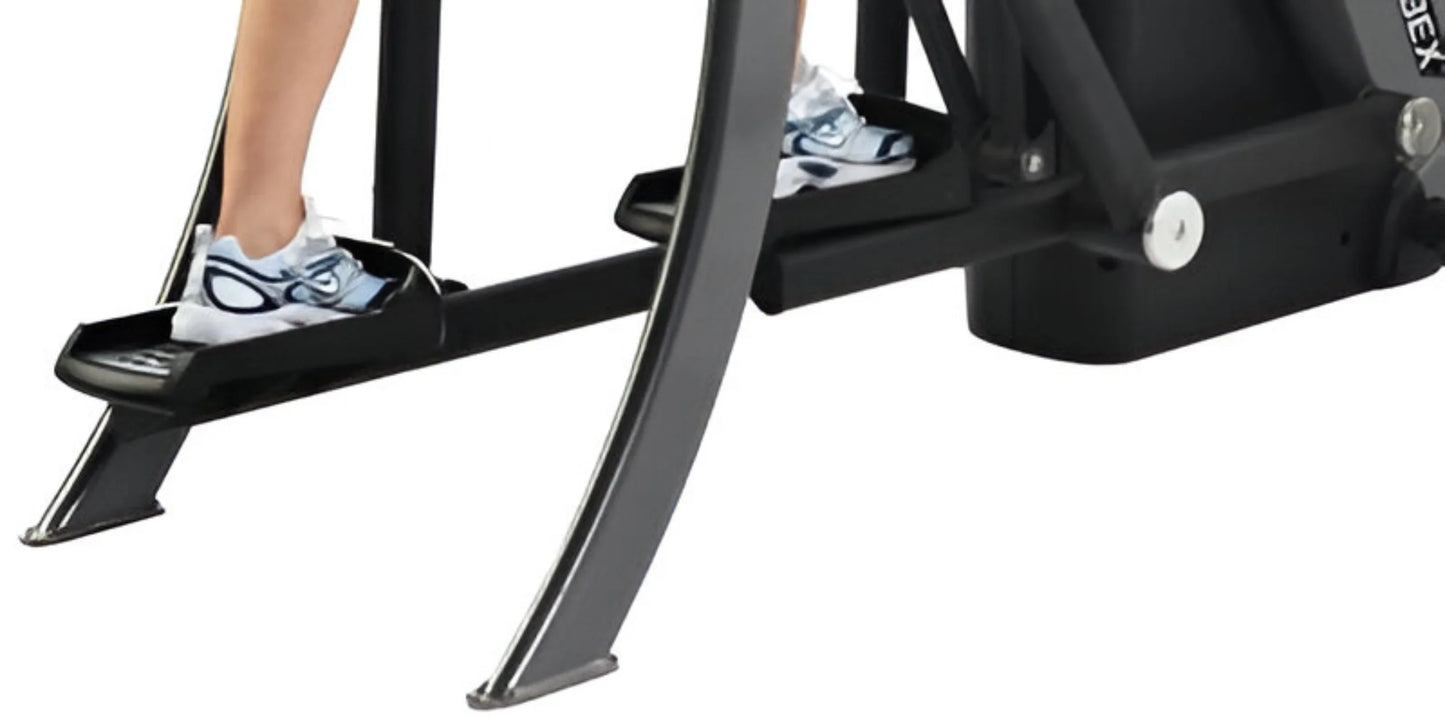 Cybex - 425a Arc Trainer (Remanufactured) - Close Up View