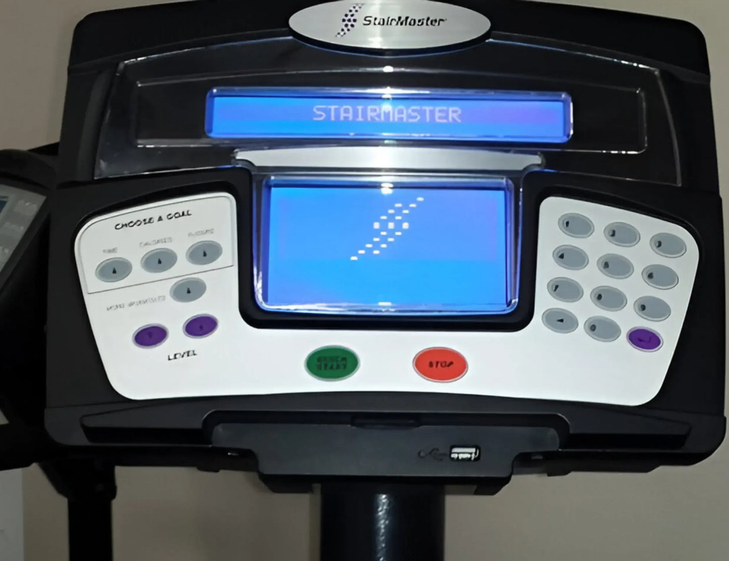 StairMaster Gauntlet Stepmill w/ LCD D-1 Console (Remanufactured) Image 3