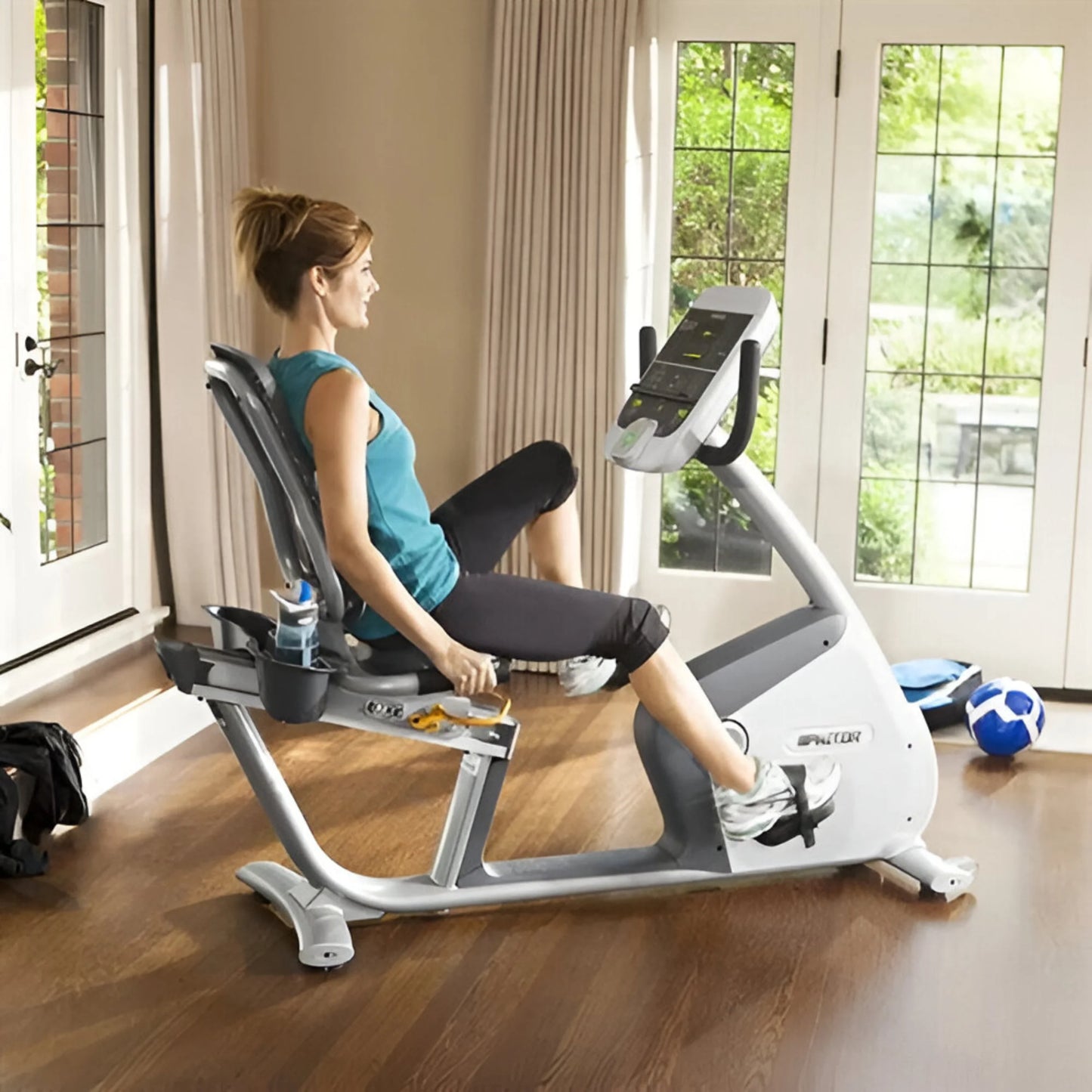 Precor RBK 815 Recumbent Bike w/Experience Console (Remanufactured) Image 3