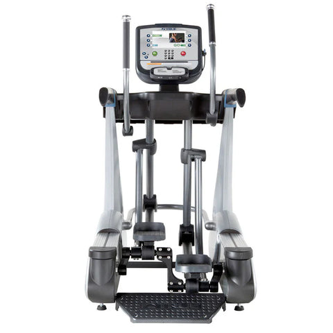 True Fitness CS900 Elliptical w/ Transcend 16 Console (Remanufactured)