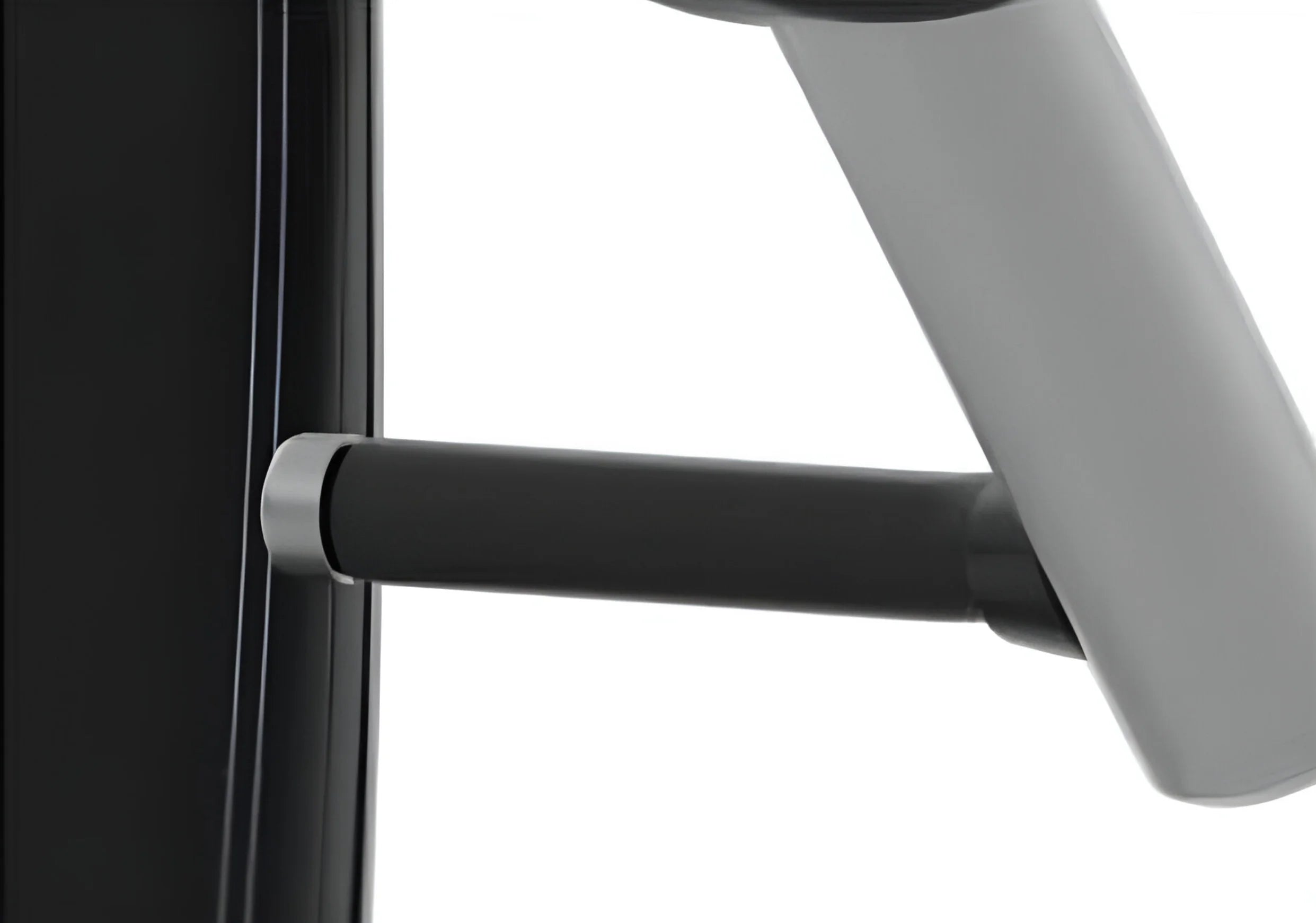 Precor DPL0540 Discovery Plate Loaded Chest Press (Remanufactured) Image 4