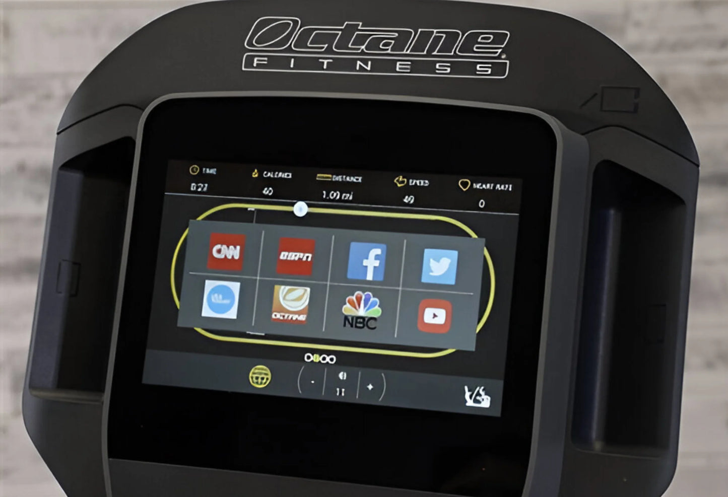 Octane Fitness XT4700 Elliptical w/Smart Console (Remanufactured) Image 8
