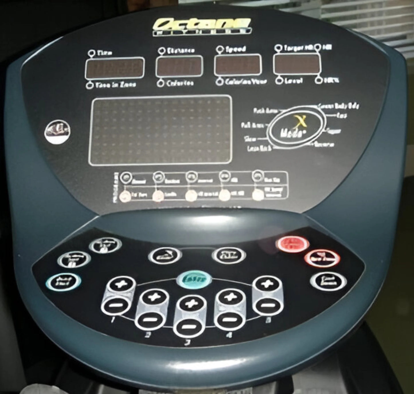 Octane Fitness q45e Elliptical CrossTrainer (Remanufactured) Image 3