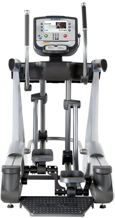 True Fitness CS900 Elliptical w/ Transcend 16 Console (Remanufactured) Image 3